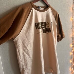 XL Old Navy Brand Beige and Brown Graphic T-Shirt